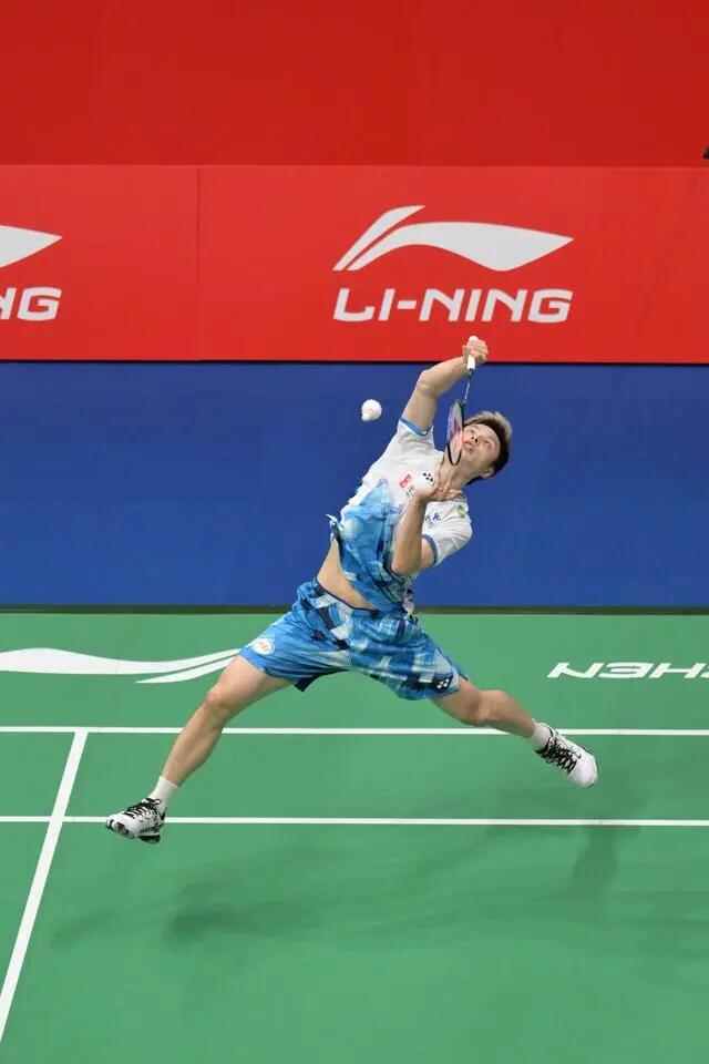 赛事中的持 赛事中的持