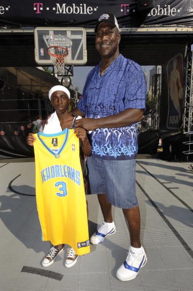 帮助队友获 帮助队友获