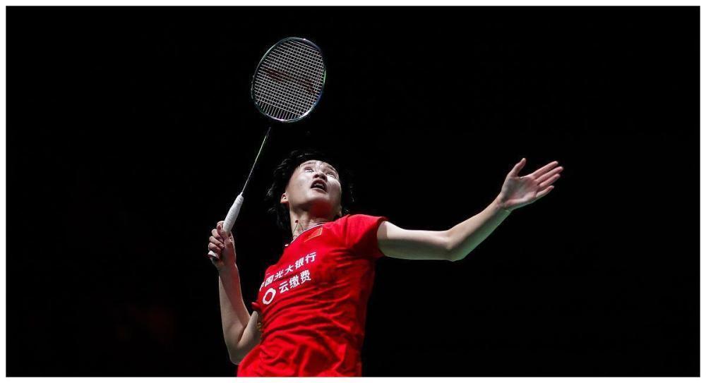 人在替补席 人在替补席